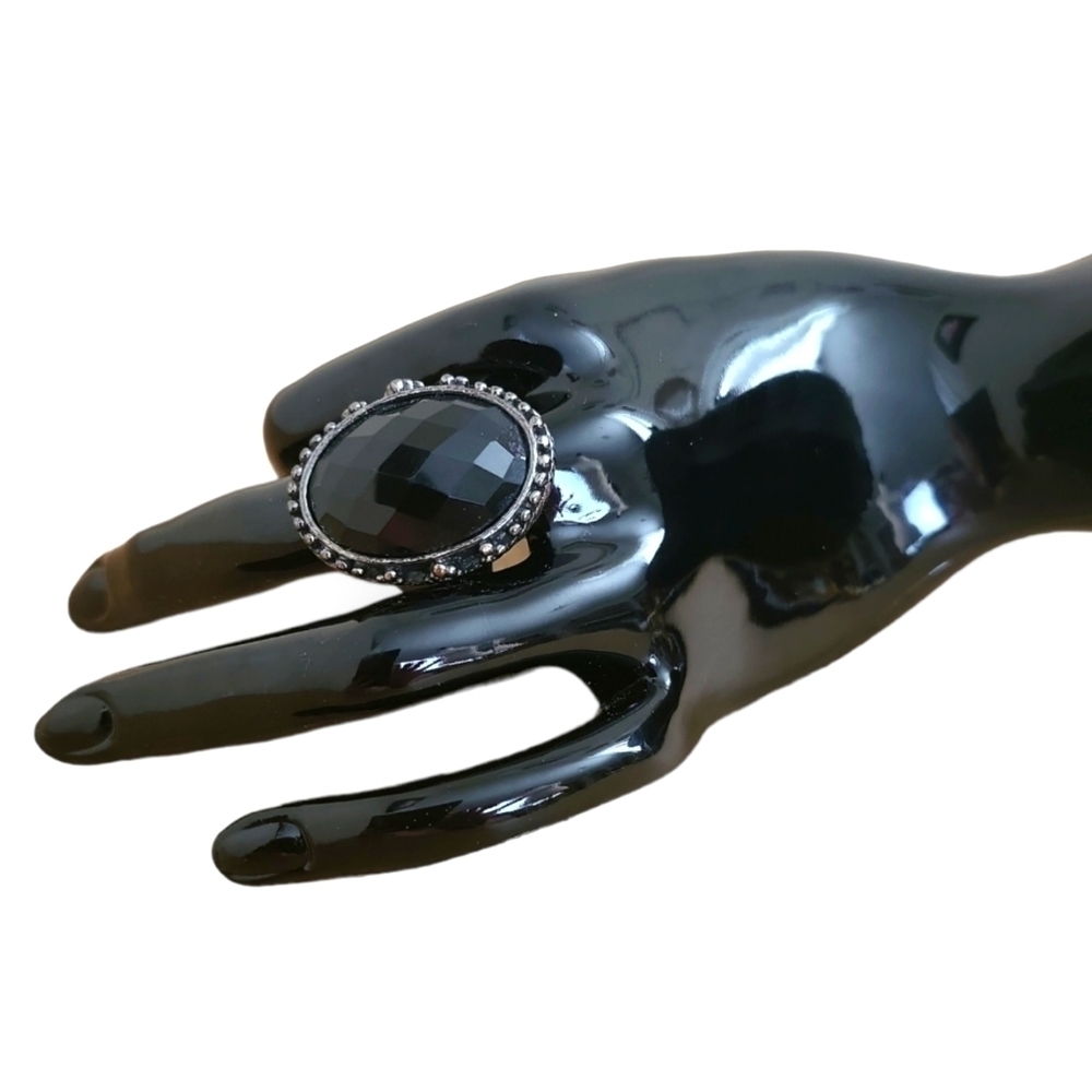 Vintage Black Fauceted Stone Gunmetal Silvertone Fat Band Cocktail Ring